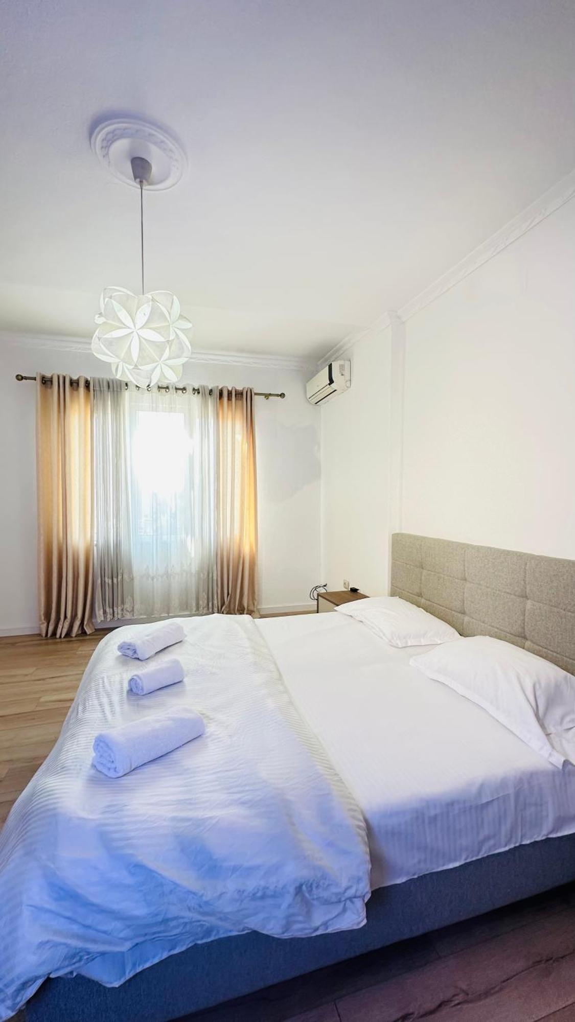 Bllok: Central Cozy Stay, 24/7 Self Check-In Tirana Exterior foto